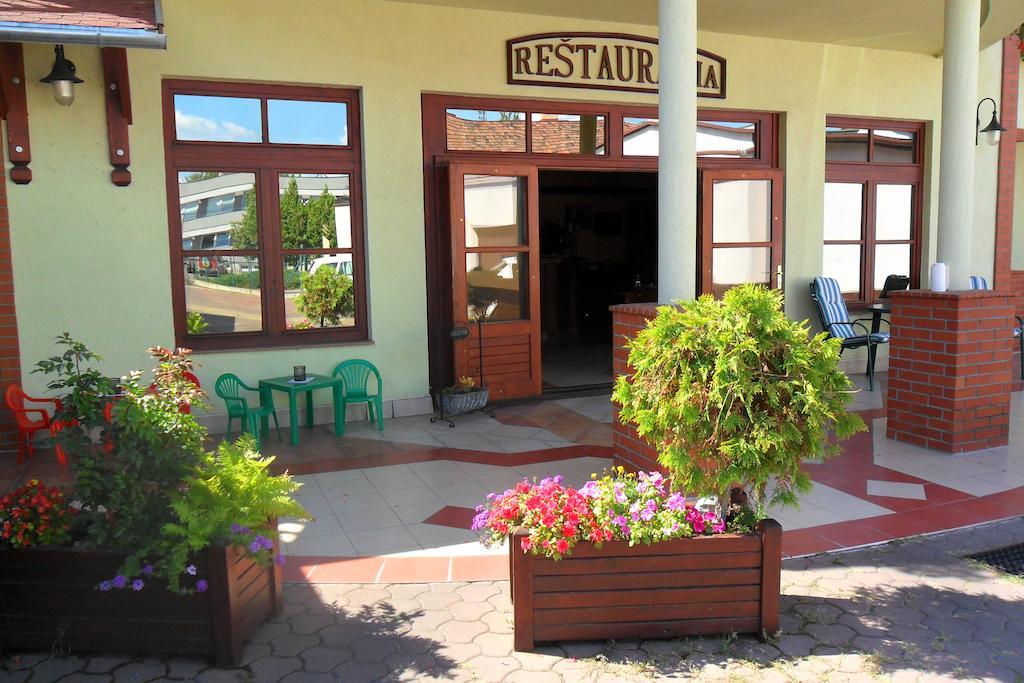 Hotel St.Florian Štúrovo מראה חיצוני תמונה