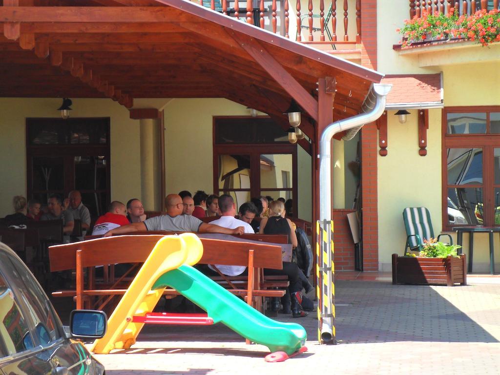Hotel St.Florian Štúrovo מראה חיצוני תמונה