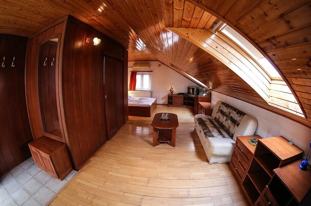 Hotel St.Florian Štúrovo מראה חיצוני תמונה