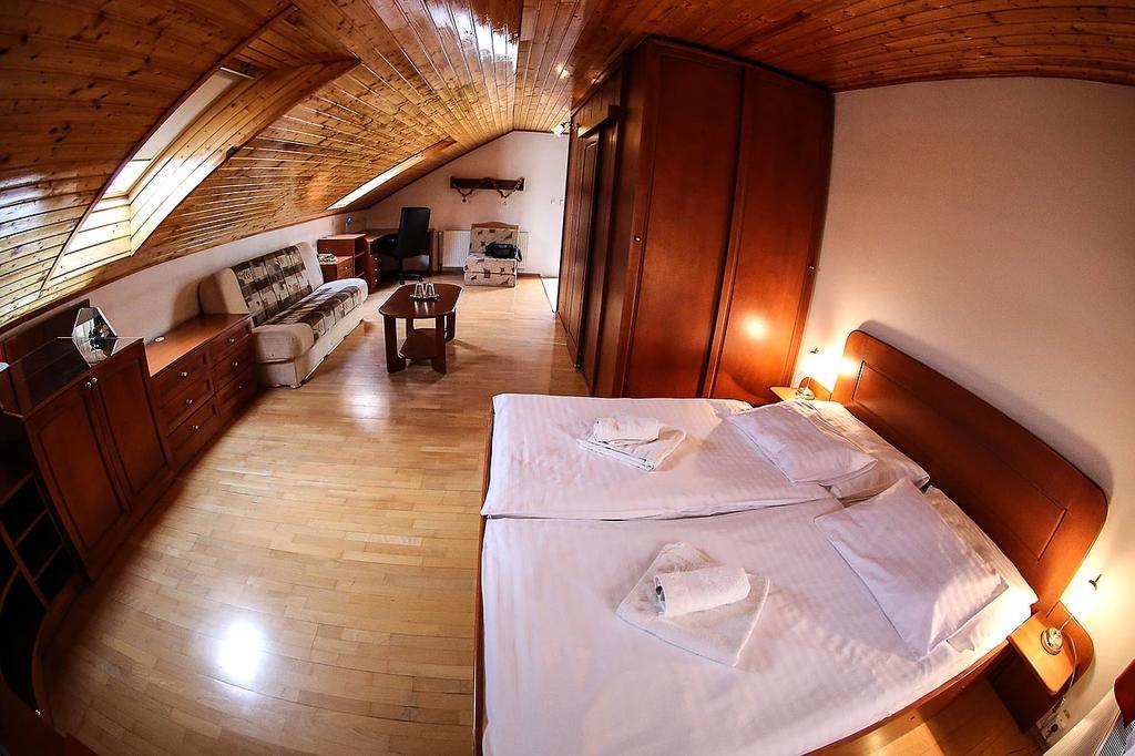 Hotel St.Florian Štúrovo מראה חיצוני תמונה